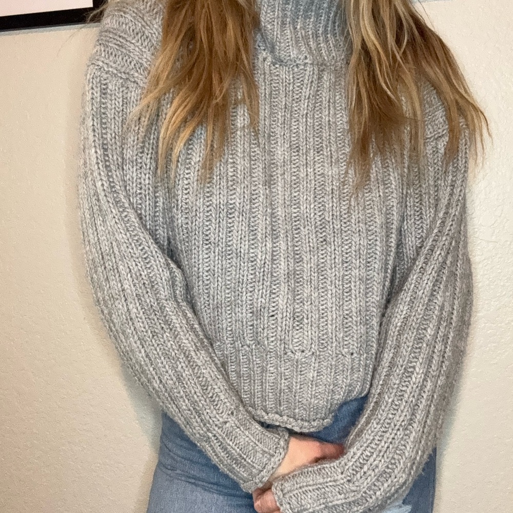 H&M Gray Cowl Neck Sweater with Ribbed Knit Texture